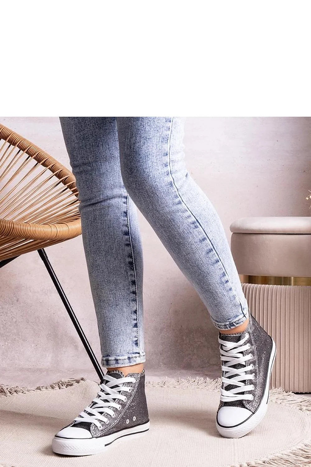 Baskets montantes pour femmes en maille noire motif quadrillé blanc style casual élégance mode confort