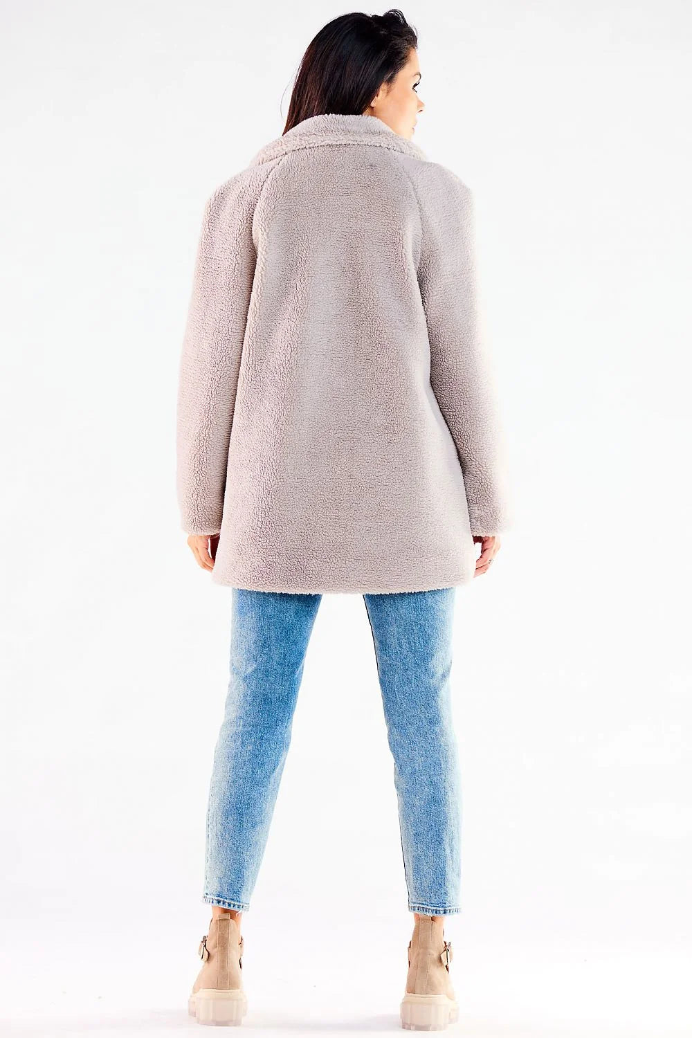 Manteau en fausse fourrure camel ample col large fermeture pressionnée poches latérales doublure en tissu polyester 100% Pologne femme automne hiver