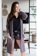 Cardigan long Sensis en tricot doux ample manches longues couleur prune sans fermeture poches latérales tissu mixte viscose polyester elastane taille ajustable femme