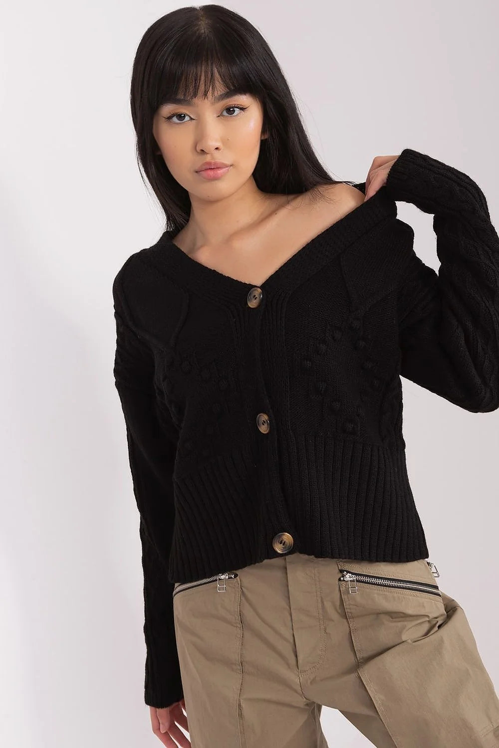 Cardigan pour femme moderne noir en maille épaisse V-neck motifs géométriques manches longues ajusté occasion quotidienne