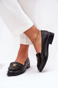 Mocassins pour femme en cuir noir matelassé avec broderie métallique argentée élégante et confortable à la cheville