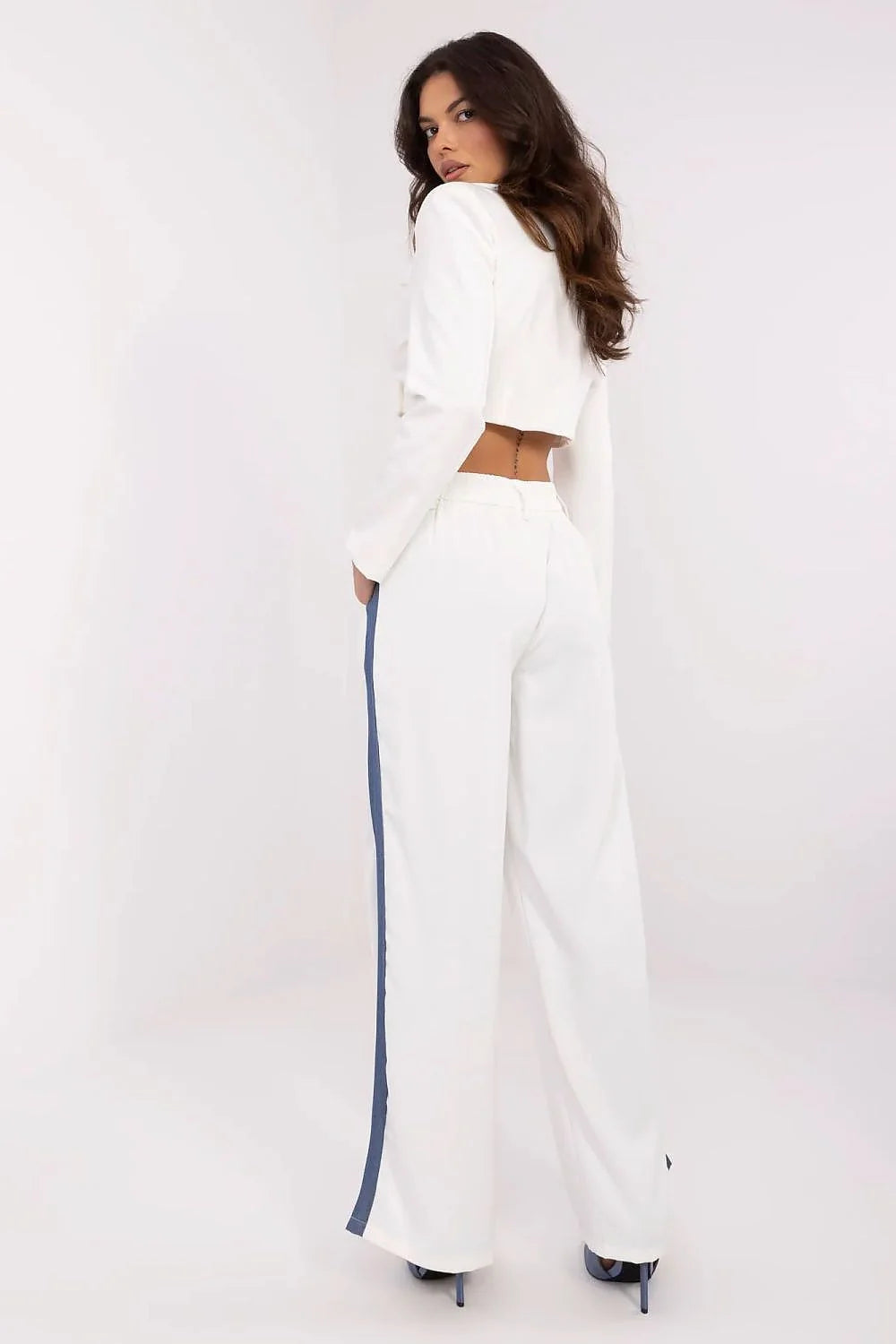 Blazer cropped pantalon large femme mode élégante blanche contrast bleu coton polyester taille ajustable confort