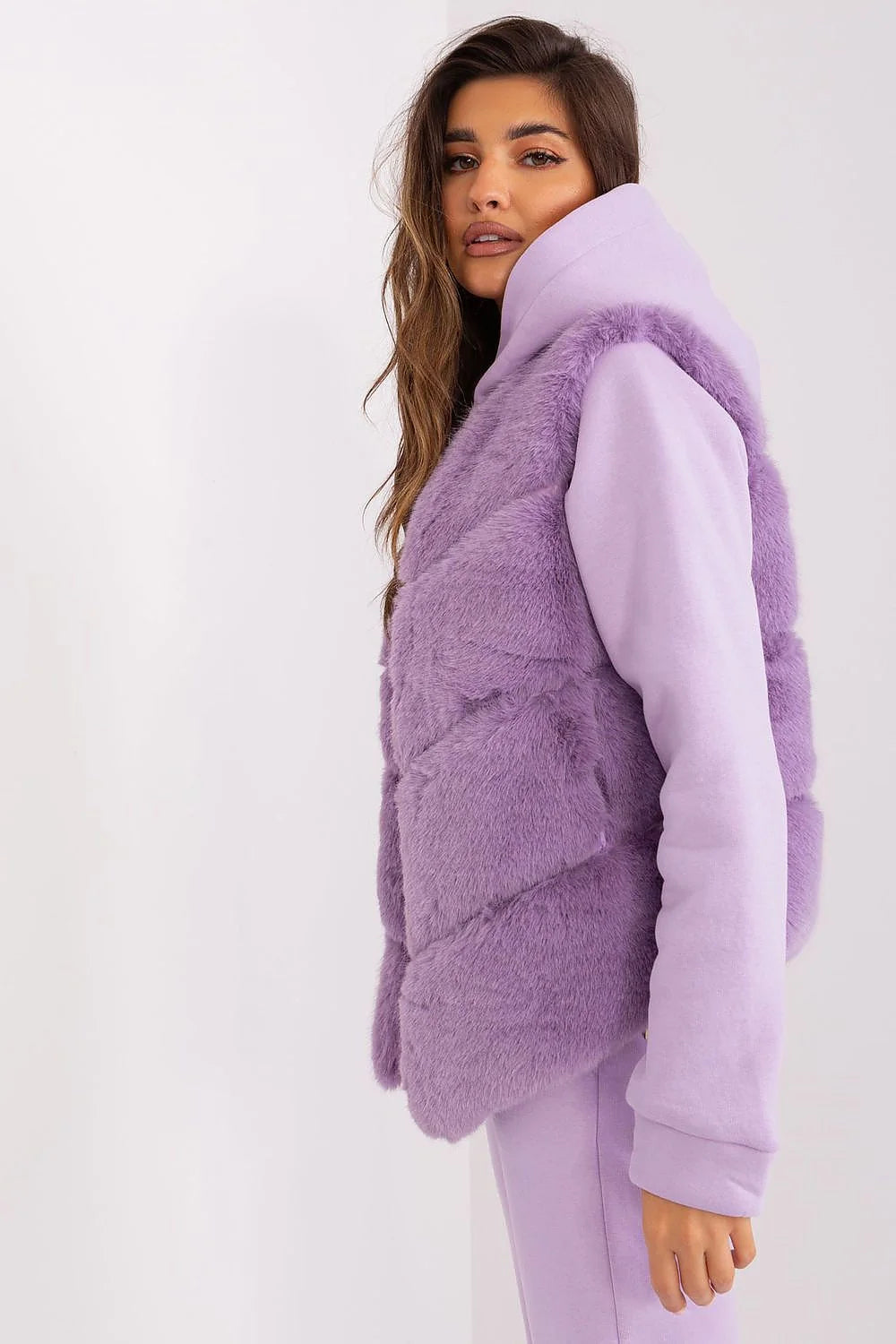 Gilet sans manches en fausse fourrure violet lavande mode féminine élégant confortable hiver automne femme