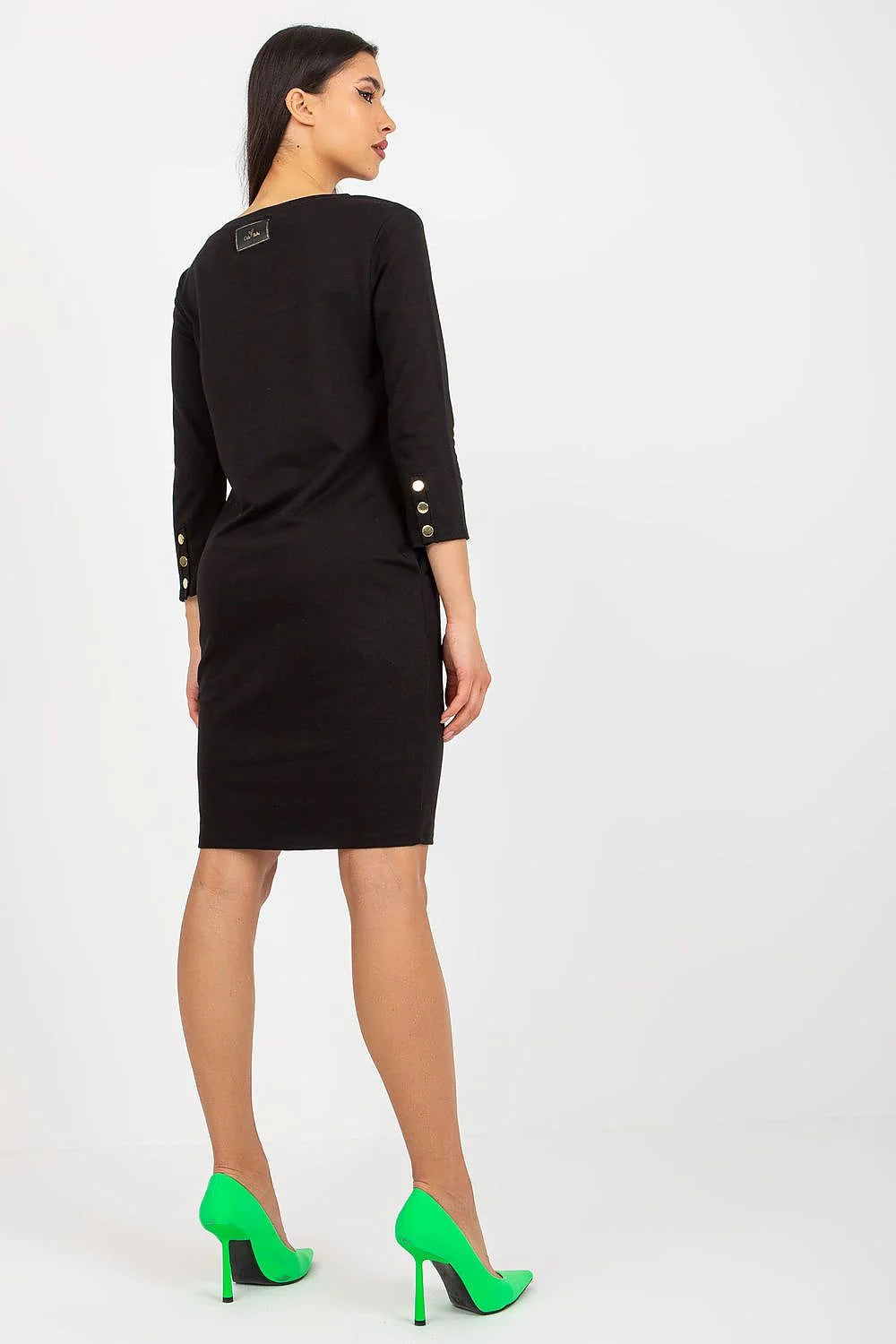 Robe coton élasthanne beige coupe droite ajustée encolure bateau manches 3/4 style minimaliste occasion semi formelle femme