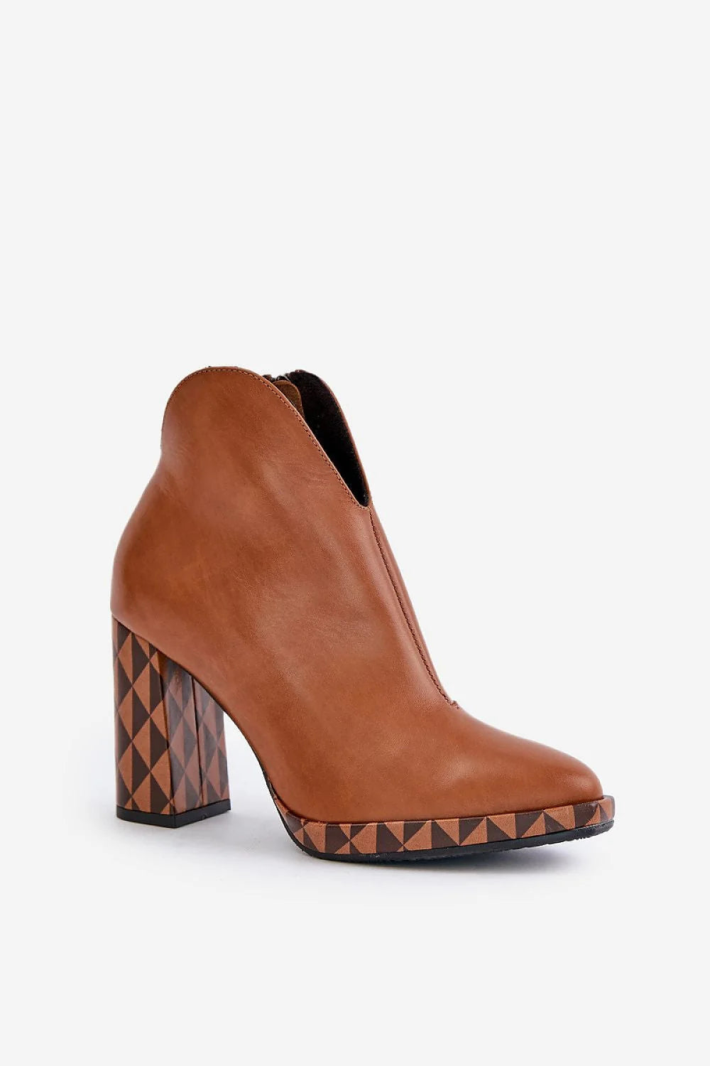bottines femme cuir cognac lisse bout pointu cheville échancrée fermeture éclair latérale talon bloc haut plateau motif géométrique