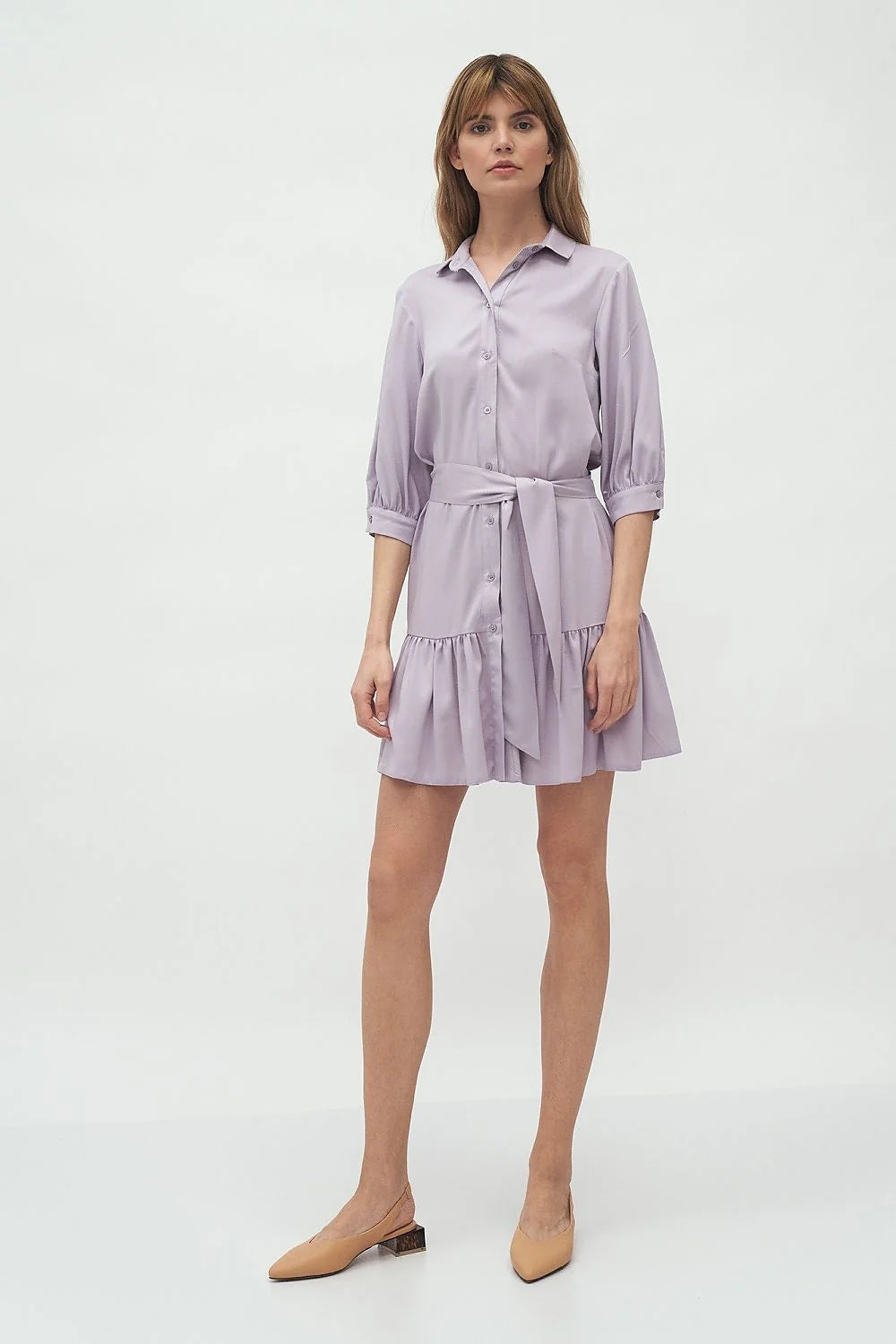Robe chemise élégante en satin lavande manches trois-quarts avec volants et ceinture intégrée femme