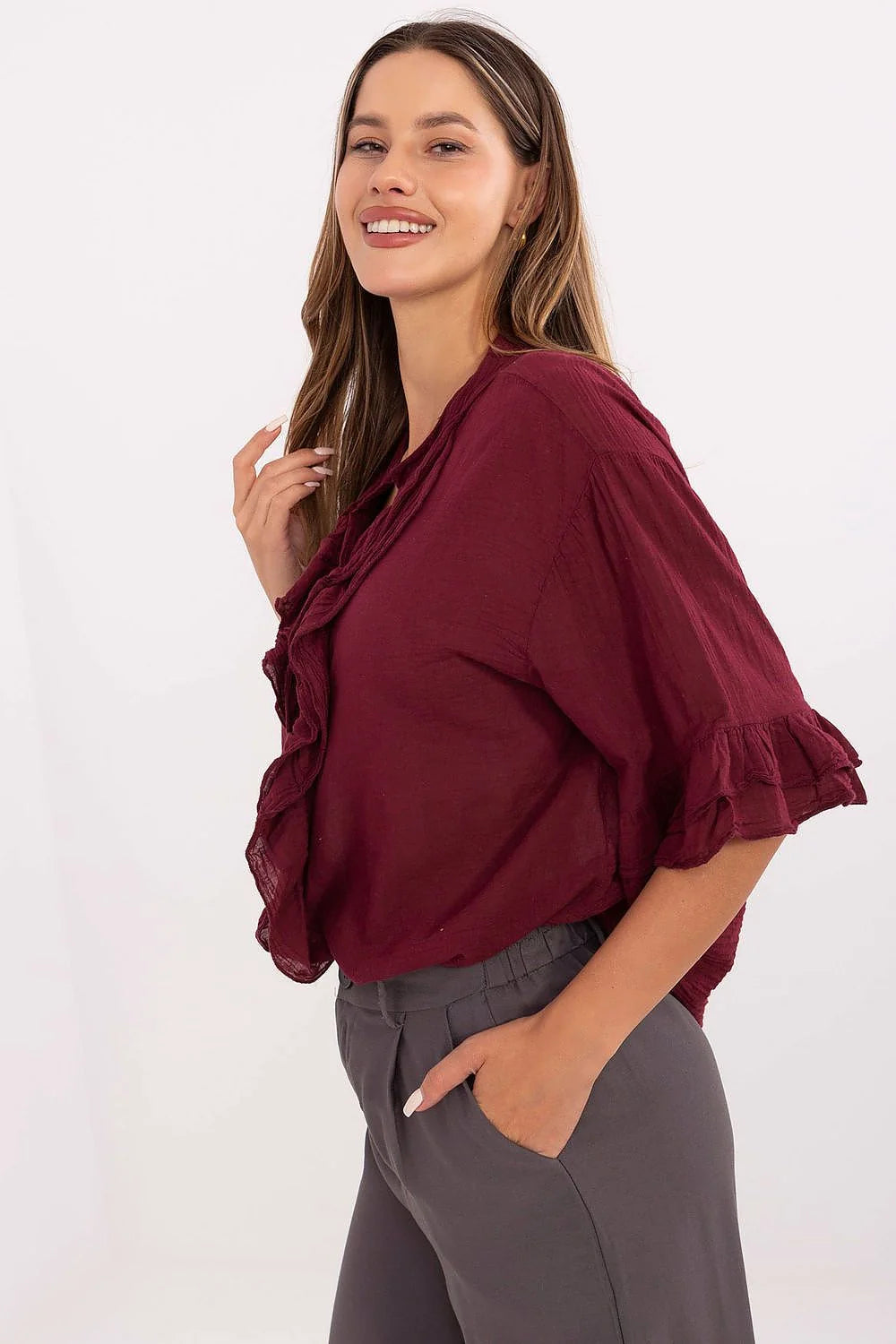 Chemise bohème femme longueur standard manches 3/4 volants couleur rouge bordeaux coton léger élégance confort style versatile
