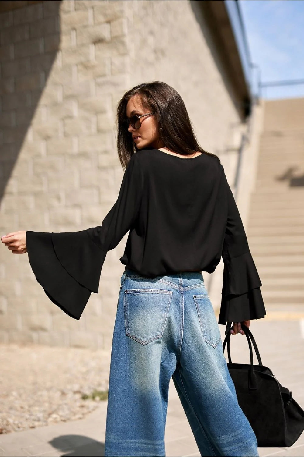 chemisier femme noire viscose légère élasthanne manches longues volants paliers col rond coupe ample fluide longueur hanche chic polonaise