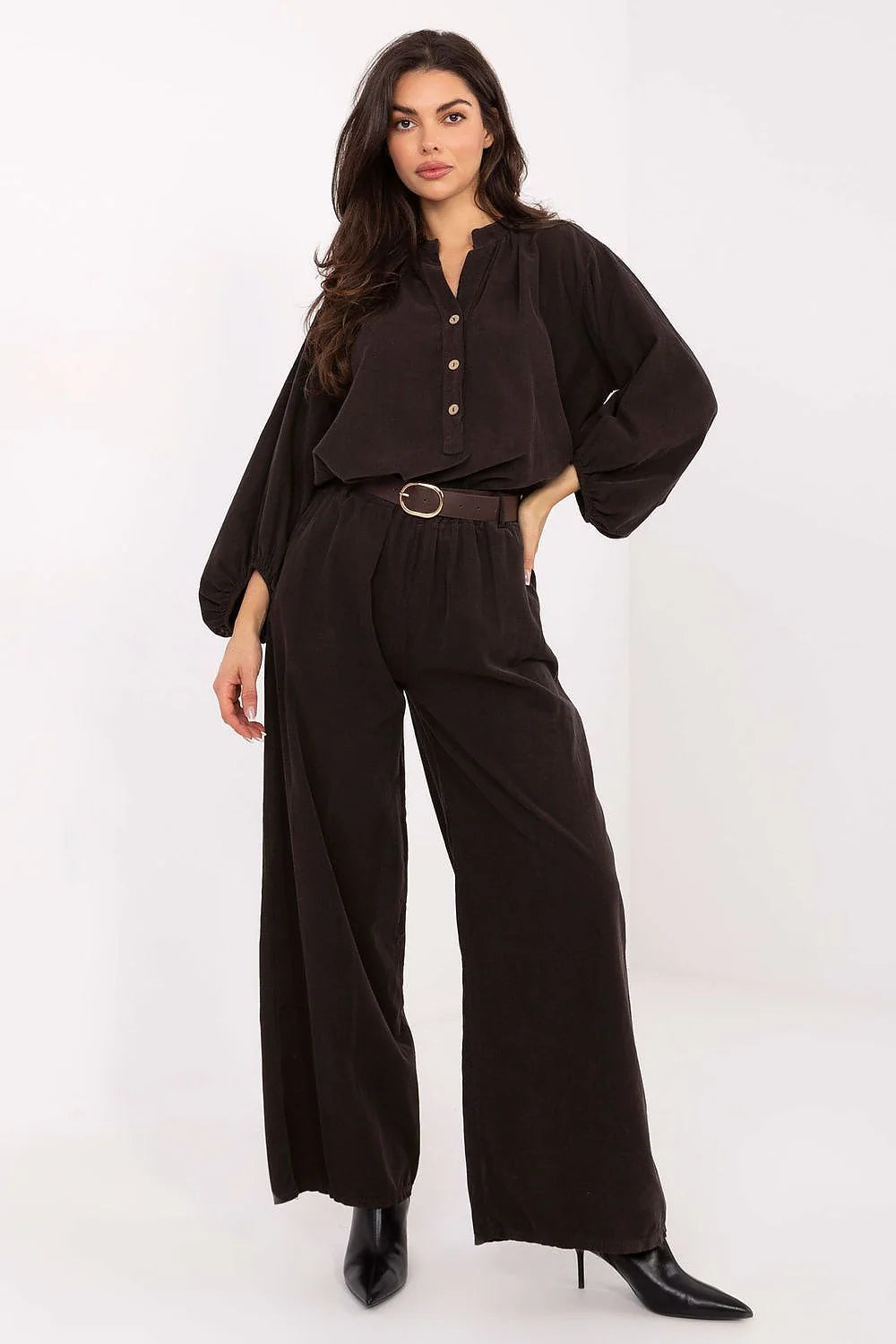 chemisier élégant décontracté femme polyester léger confortable manches bouffantes décolleté coeur col délicat boutonnage longueur standard uni lisse