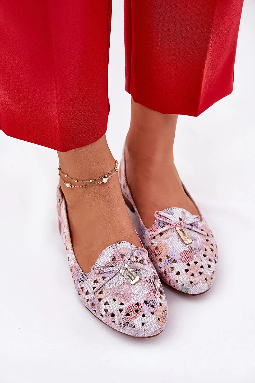 Mocassins femmes style élégant cuir écologique Talon plat design géométrique Pastel rose violet blanc occasion urbaine ou élégante