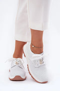Chaussures basses pour femmes en cuir naturel, design perforé, couleur blanche, détails fleur dorée, semelle épaisse, look moderne, confort quotidien