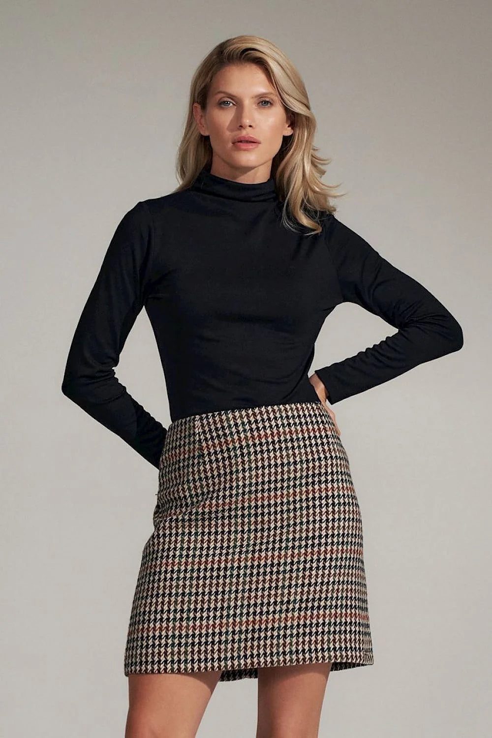 Pull col roulé viscose élasthanne élégant et confortable manches longues style classique blanc intemporel