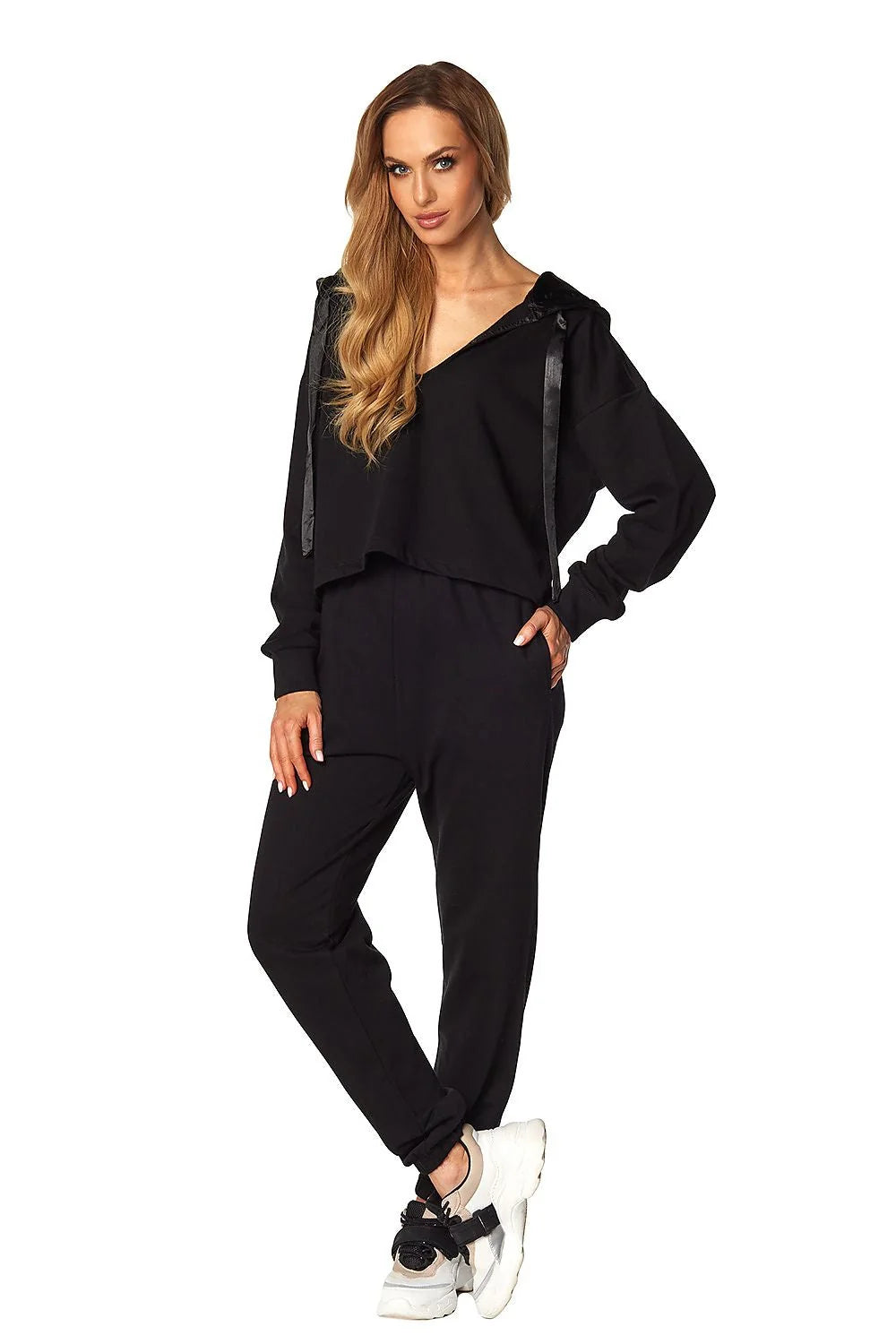 Ensemble jogging coton noir chic décontracté capuche satinée coupe ample détente femmes athleisure