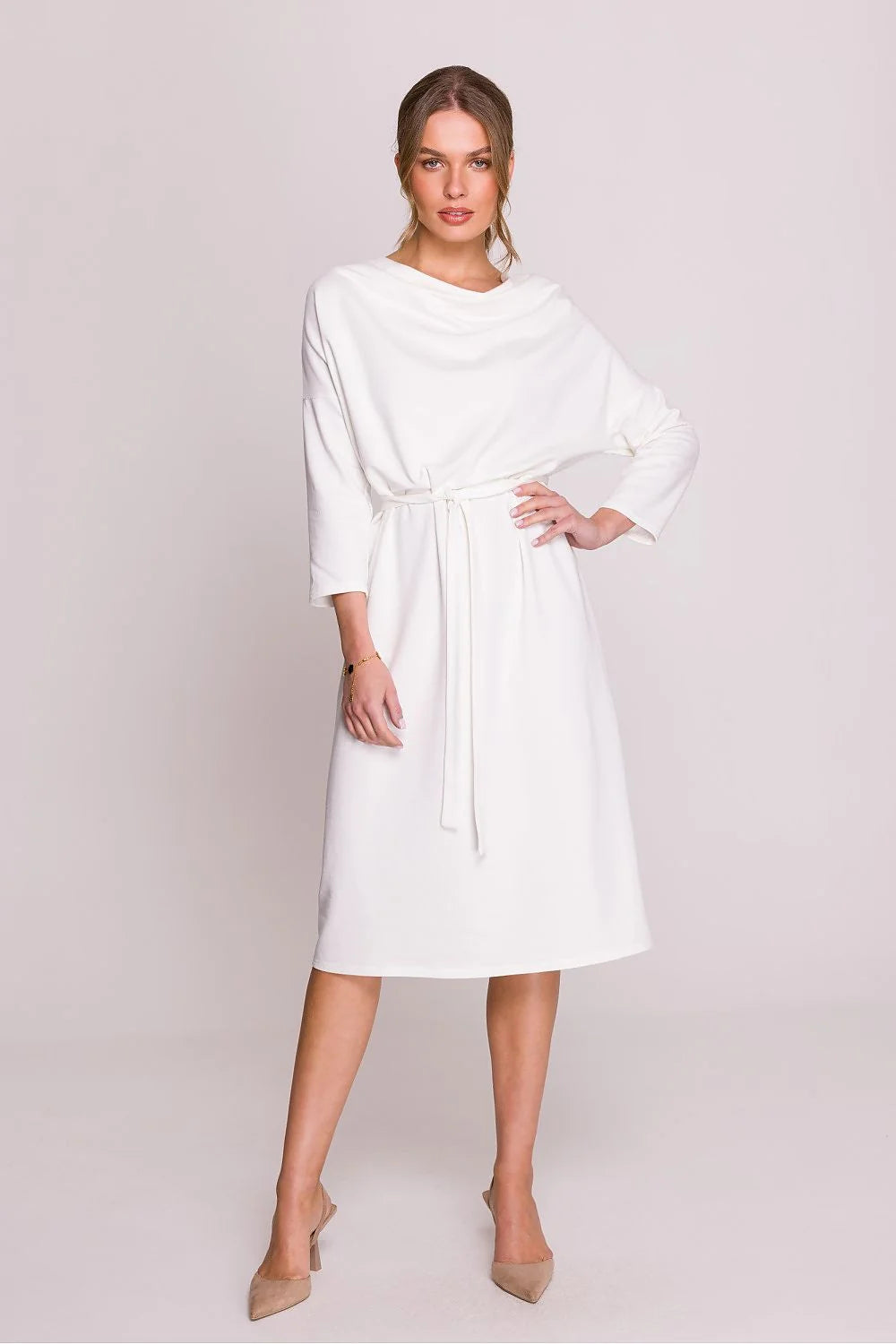 Robe de jour élégante oversize en tissu modal doux manches 3/4 ceinture incluse couleur blanche femme