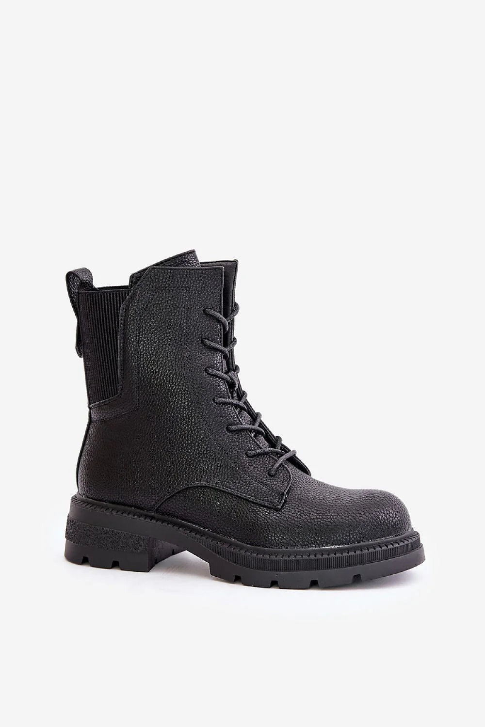 bottines noires similicuir grainées montantes rangers urbaines militaires robustes confortables semelle épaisse crantée lacets doubles fermetureéclairlatérale bout rond
