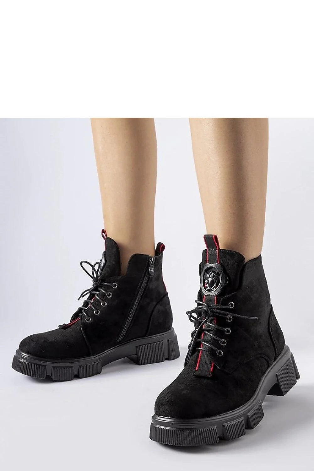 Bottines pour femme design moderne audacieux hauteur cheville talon ajustable cuir suédé noir accents rouge
