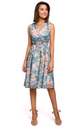 robe midi sans manches décolleté plongeant drapé froncé taille cintrée ceinture décorative tissu polyester fluide imprimé floral bleu pastel romantique