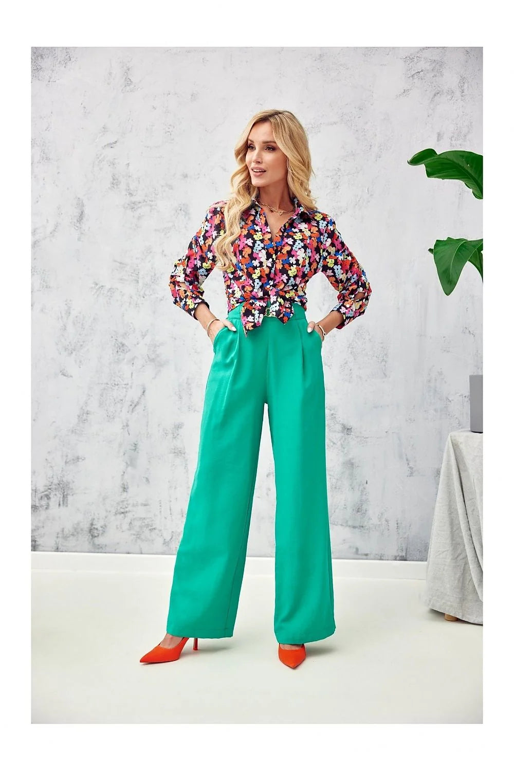 pantalon femme large palazzo taille haute vert émeraude plis devant poches latérales fermeture arrière chaîne décorative polyester viscose cousu Pologne