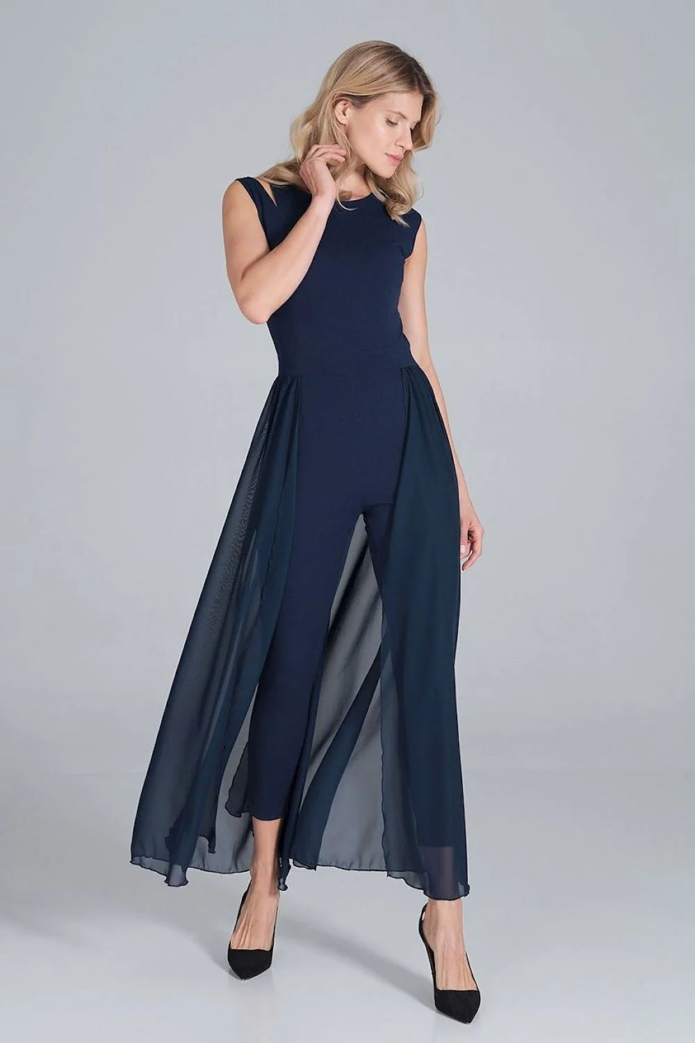 Combinaison femme chic en mousseline, élégante, sans manches, gris clair, style moderne, cape longue