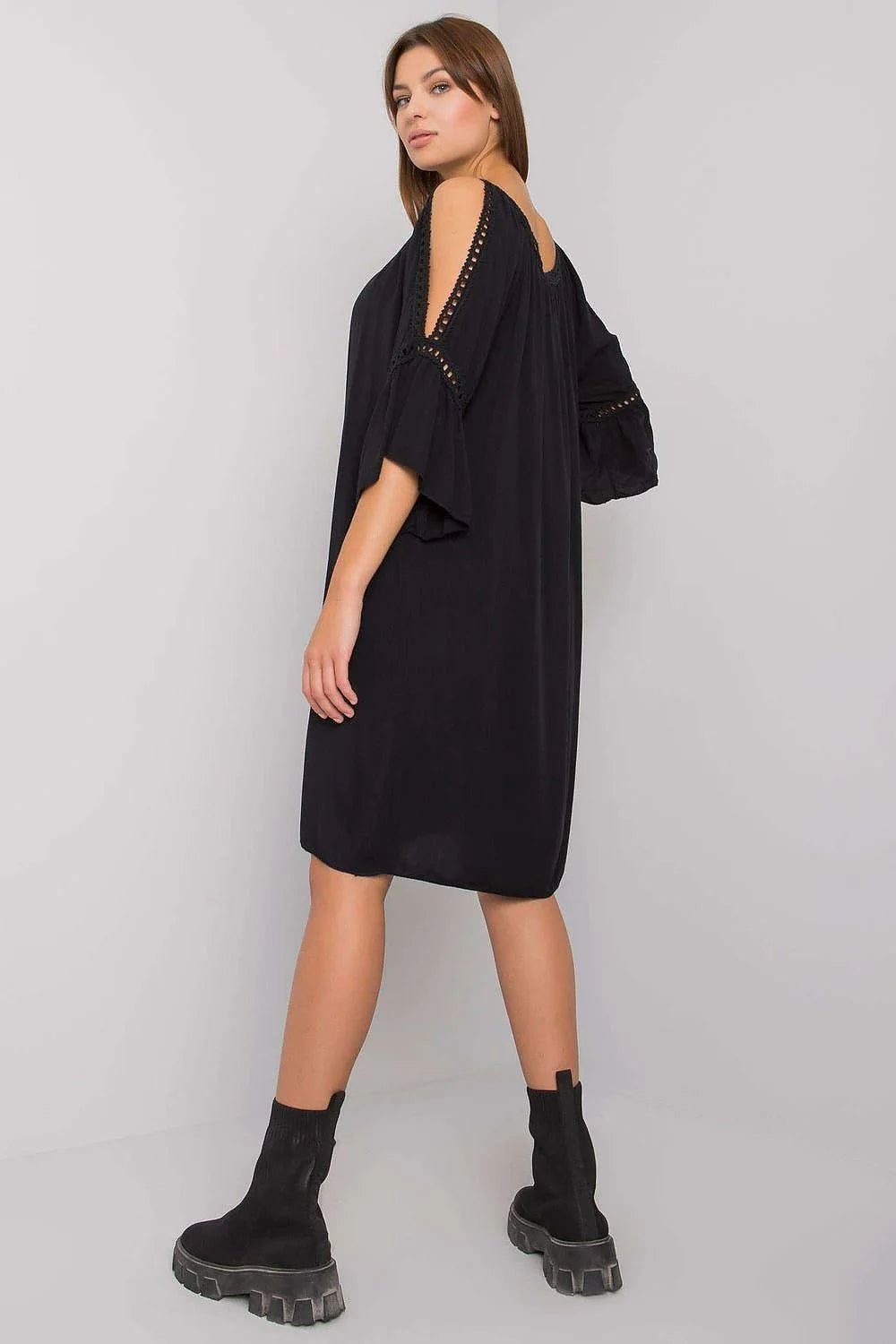 Robe de jour Och Bella style bohème vert olive manches 3/4 en crochet viscose 100% femme été
