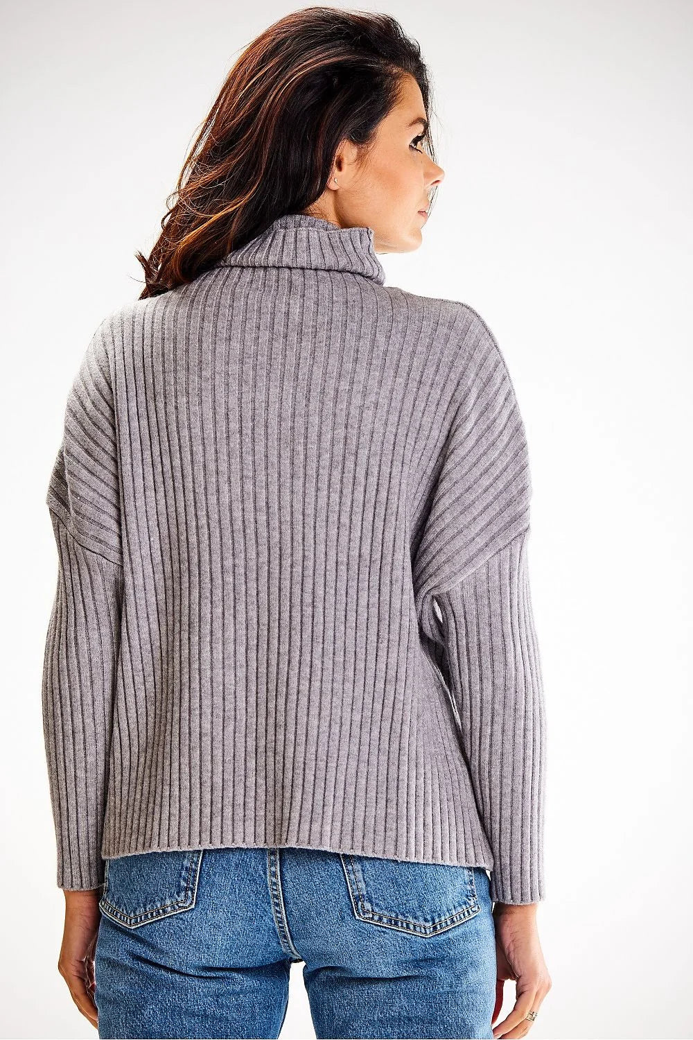 pull col roulé maille côtelée oversize gris clair coupe boxy manches longues tombantes longueur hanches tombé décontracté