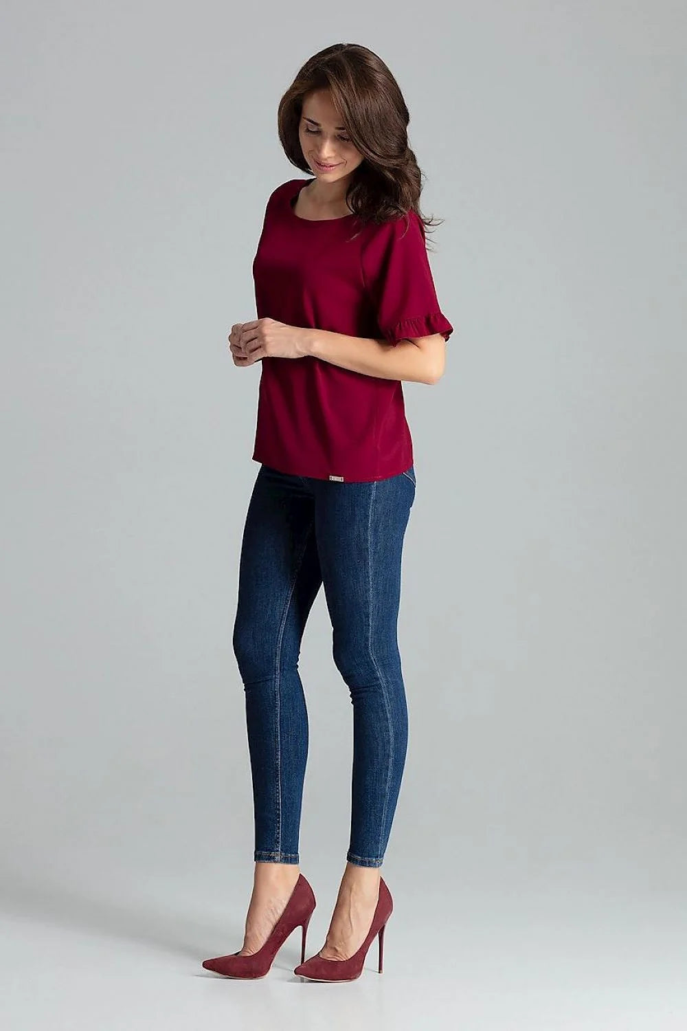 chemisier fluide bleu roi manches volants encolure ronde coupe droite longueur hanches féminin élégant léger soyeux