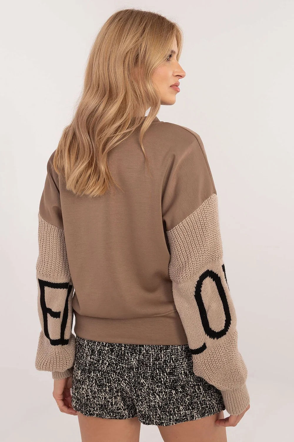 Sweatshirt moderne pour femme manches longues style casual couleur brun motif tricot beige et noir