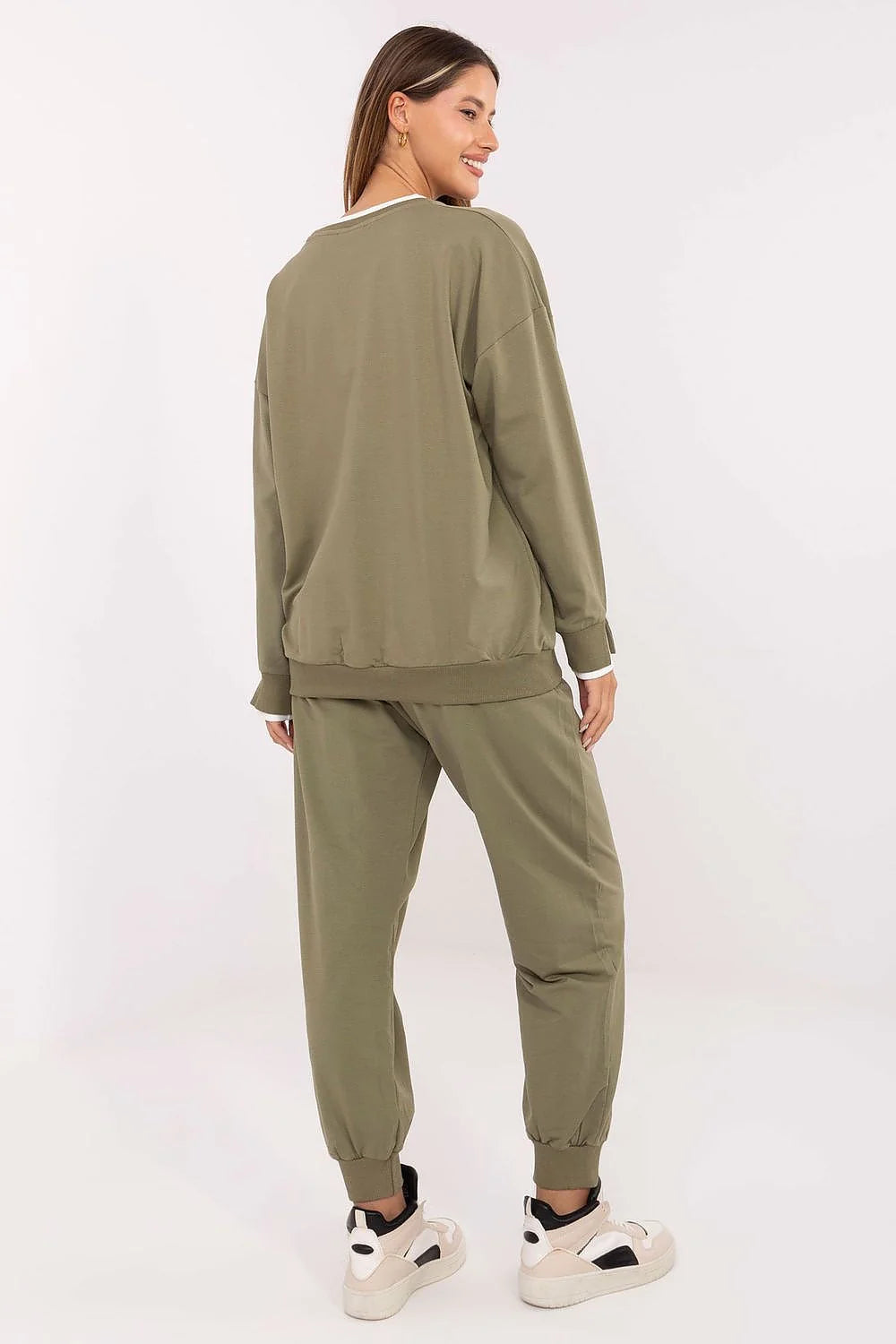 ensemble survêtement femme jogging kaki olive oversize molleton jersey doux confortable sweat broderies slogan taille haute poches latérales poignets élastiques