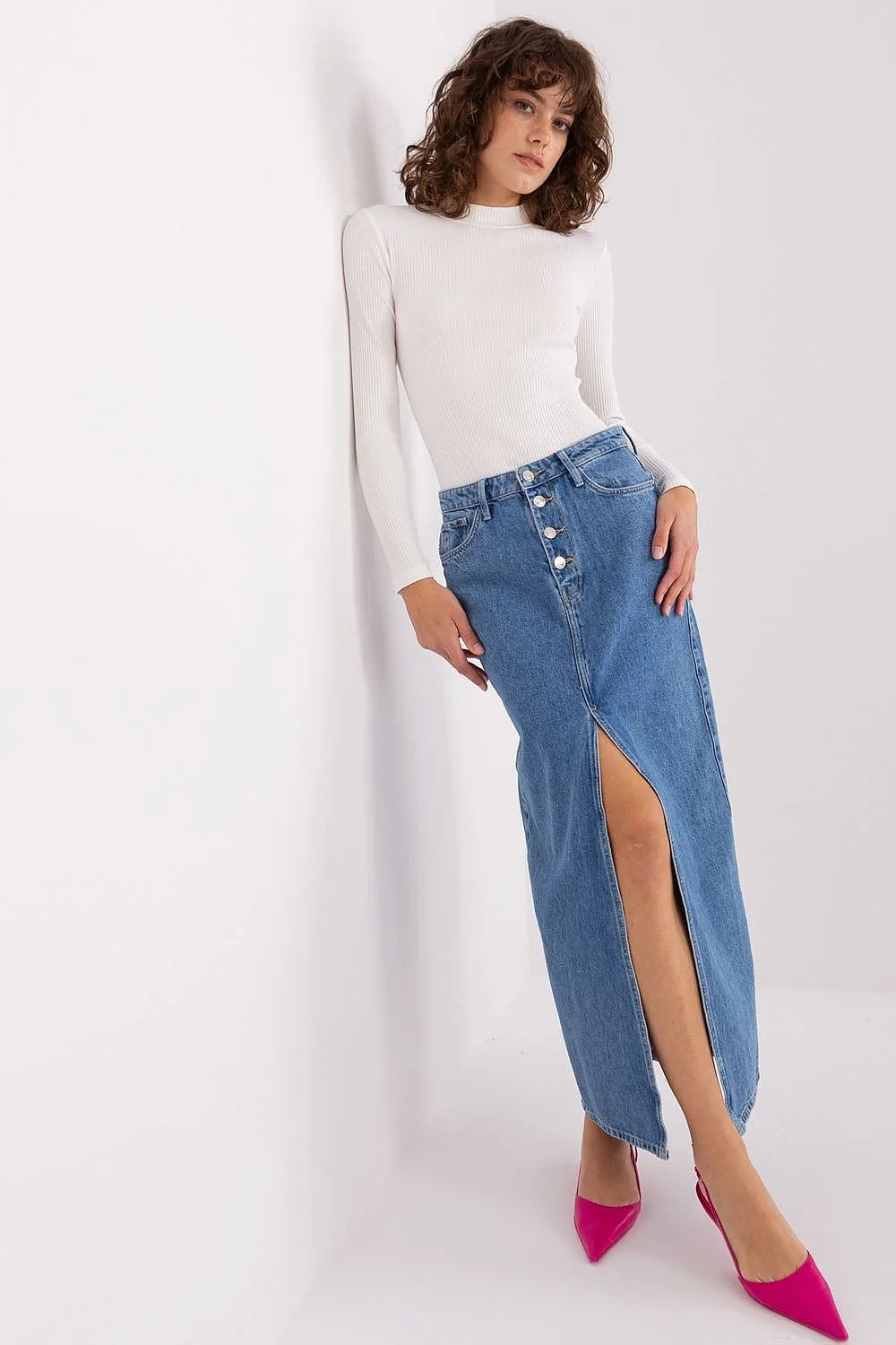 Chemisier et jupe en denim femme maille côtelée blanc bleu style décontracté moderne coupe ajustée