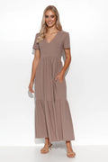 robe maxi taupe Makadamia jersey fluide encolure V manches courtes coupe empire fronces jupe étagée poches latérales stretch léger ample