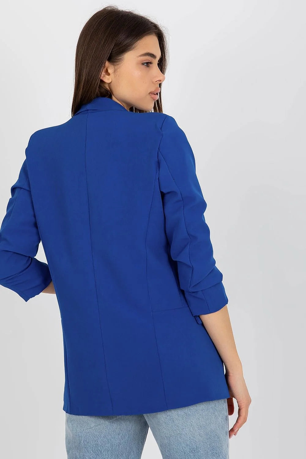 Blazer femme style contemporain bleu roi matière lisse polyester élasthanne ajusté manches longues poches factices rabat
