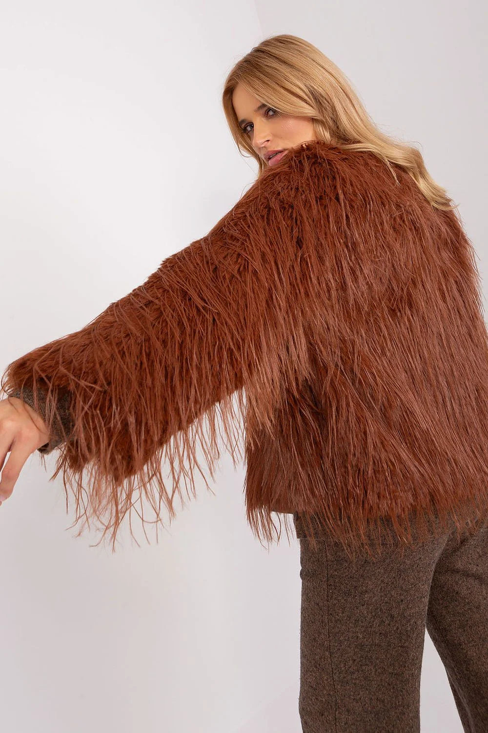 Veste en fausse fourrure brun rouille longues manches ample coupe sans fermeture femmes