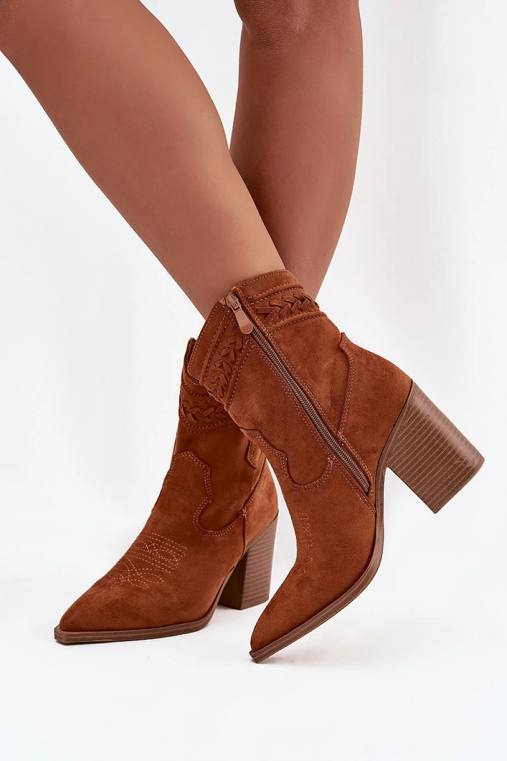 bottines cowboy femme suédine écologique cognac bout pointu tige cheville talon colonne massif maintien confort semelle tissu surpiqûres galon tressé