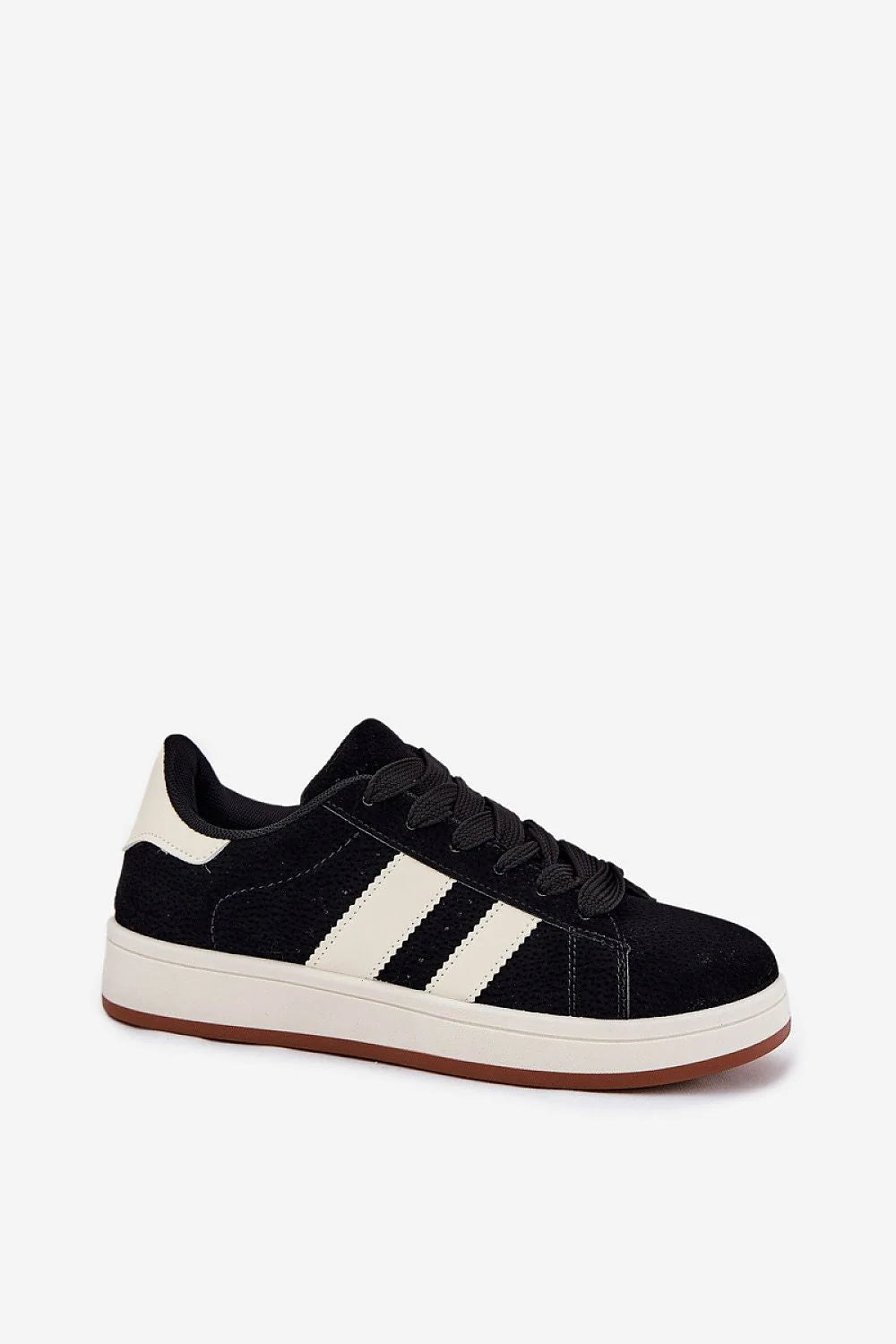 Chaussures de sport modernes pour femmes en daim noir style épuré semelle blanche confort maximal trendy occasion quotidienne taille ajustable design délicat amorti optimal matériau écologique tendance 2023 mode urbaine baskets féminines