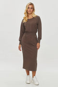 Robe de jour Makadamia en coton marron foncé manches longues coupe ajustée avec ceinture élastique pour femme