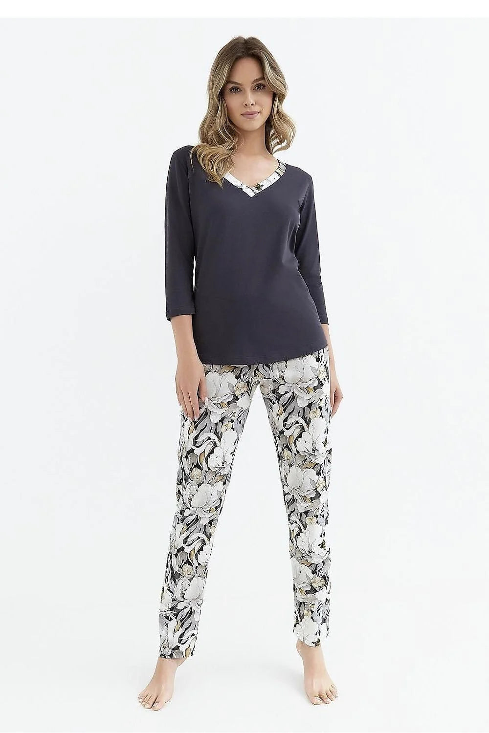 pyjama femme coton élasthanne manches trois quarts encolure V liseré floral pantalon droit imprimé marine beige confortable élégant ceinture élastique
