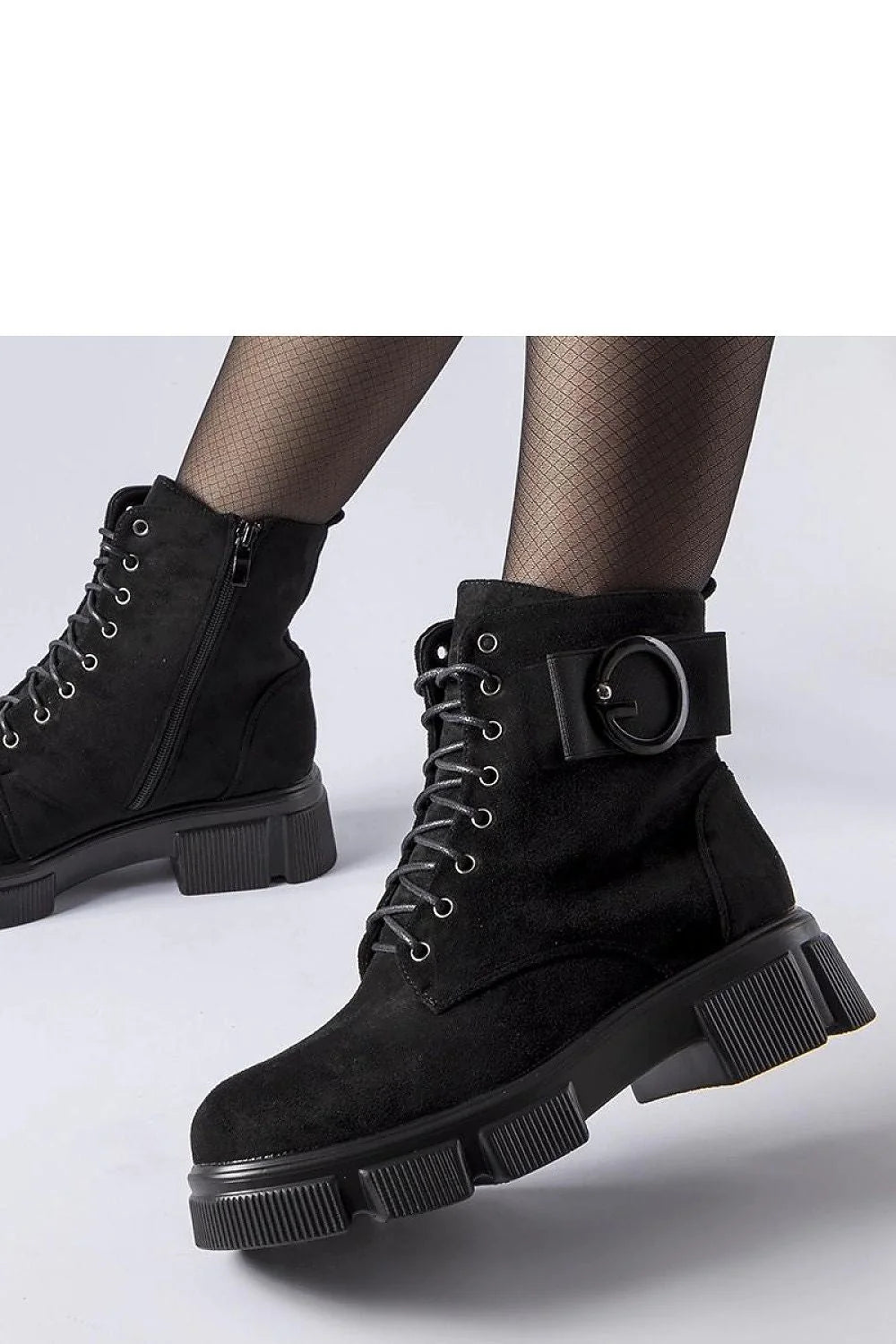 bottines cusiano noires doublées confortables style militaire montantes lacets zip latéral boucle décorative œillets semelle crantée