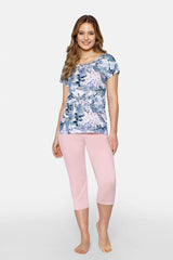 Pyjama viscose bleu motifs floraux chemisier coupe classique manches courtes col rond pantalon 3/4 ample silhouette style