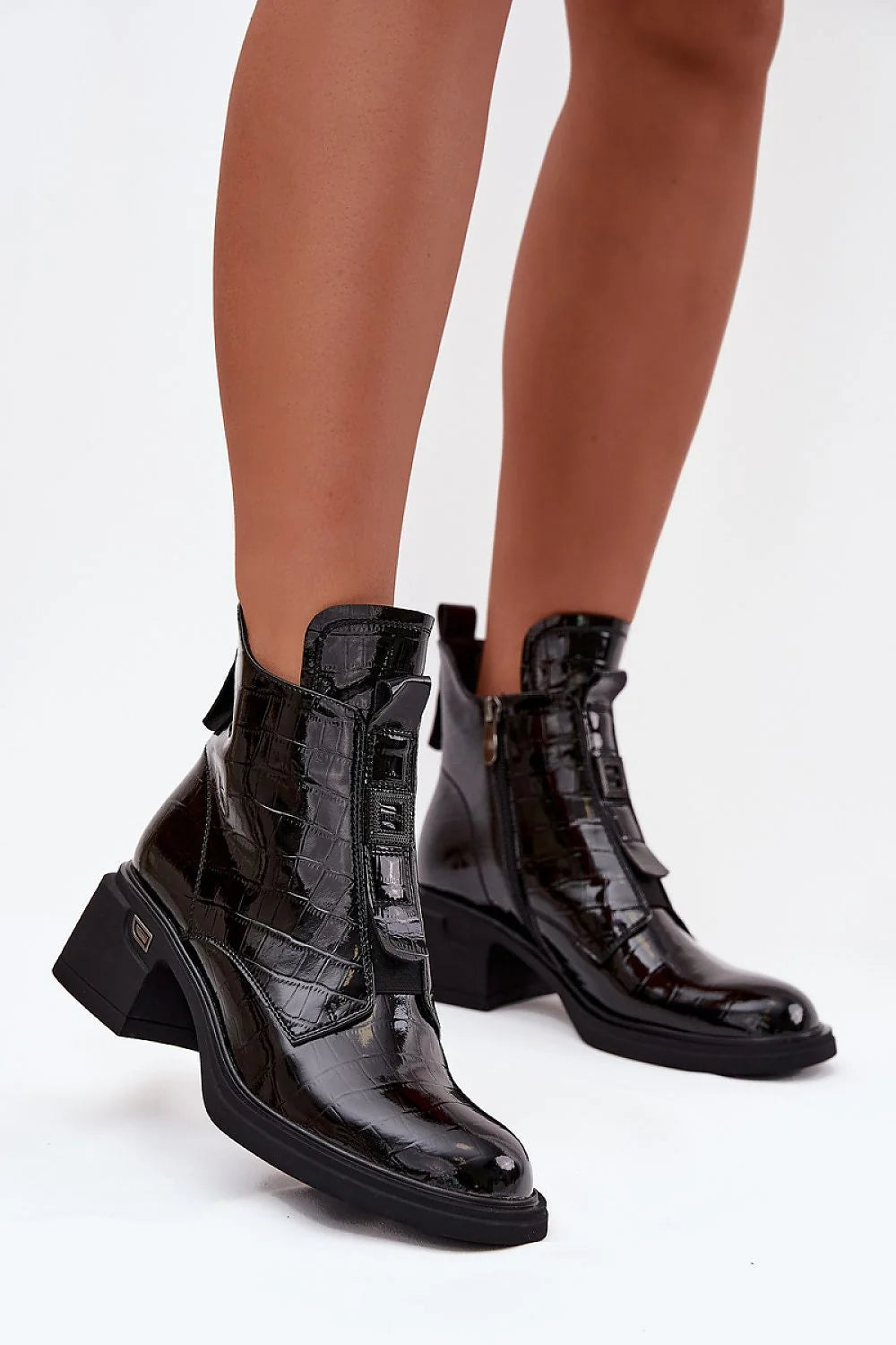 bottines femme chelsea cuir verni croco noir bout légèrement pointu bride décorative talon moyen sculpté semelle crantée