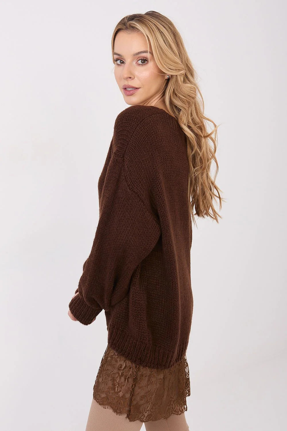 pull femme oversize tunique longue col V manches bouffantes dentelle bas tricot épais chocolat épaules tombantes finitions côtelées mohair doux