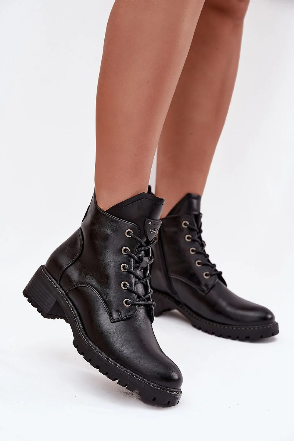 bottines femme Vinceza cuir synthétique noir lacées zip talon bloc bas semelle crantée antidérapante bout rond doublée chaude