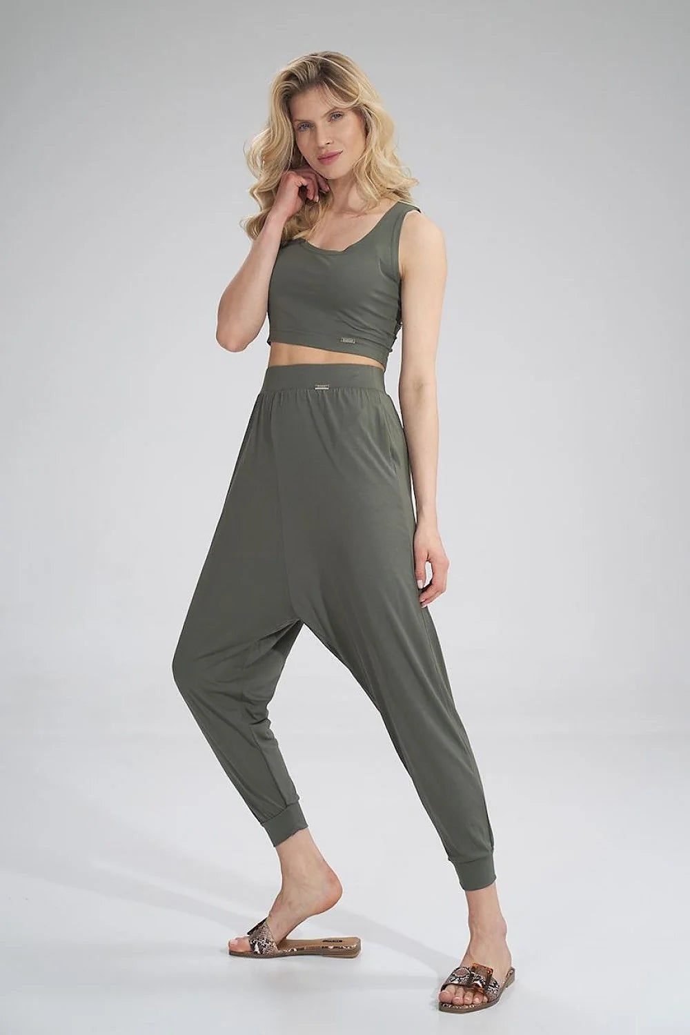 Ensemble crop top jupe longue kaki viscose minimaliste élégant confortable mode estivale femmes tendance