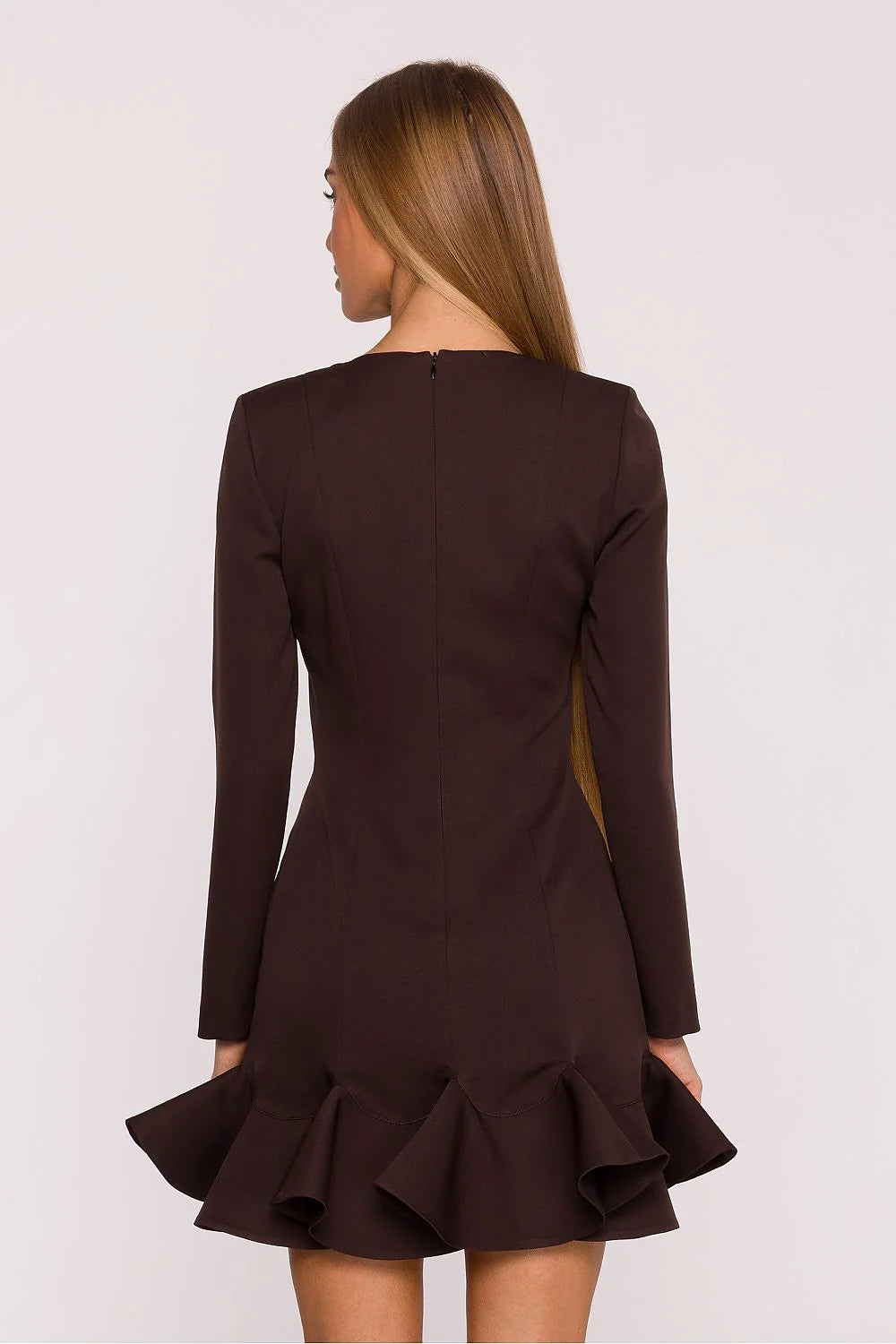 robe cocktail courte chocolat manches longues col demi cercle cintrée coutures princesses taille marquée jupe évasée volant froncé légère
