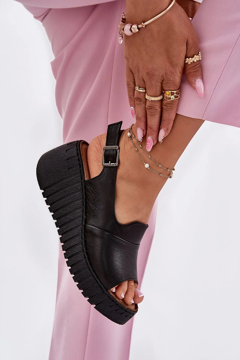 Sandales pour femmes en cuir naturel plateforme compensée style moderne élégance été confort