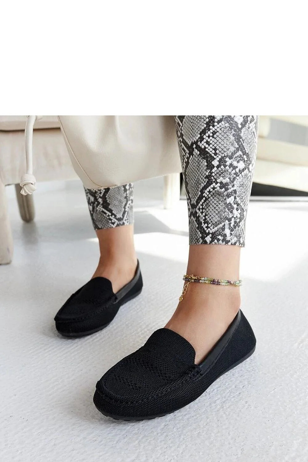 Mocassins en tissu pour femmes, style casual chic, semelle en caoutchouc, couleur noire, confortable et élégant, pour les jours d'été