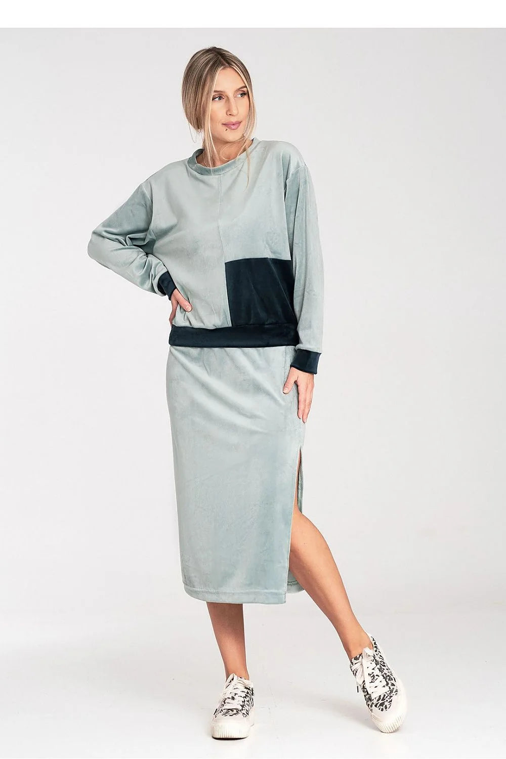 ensemble velours femme chemisier manches longues col rond oversize empiècements contrastants poche noire jupe midi fente latérale taille élastique vert