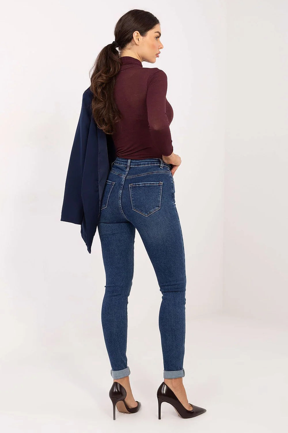 jeans skinny femme taille haute extensible coton polyester elasthanne coupe slim jambes étroites poches passepoilées fermeture éclair bouton polyvalent confortable