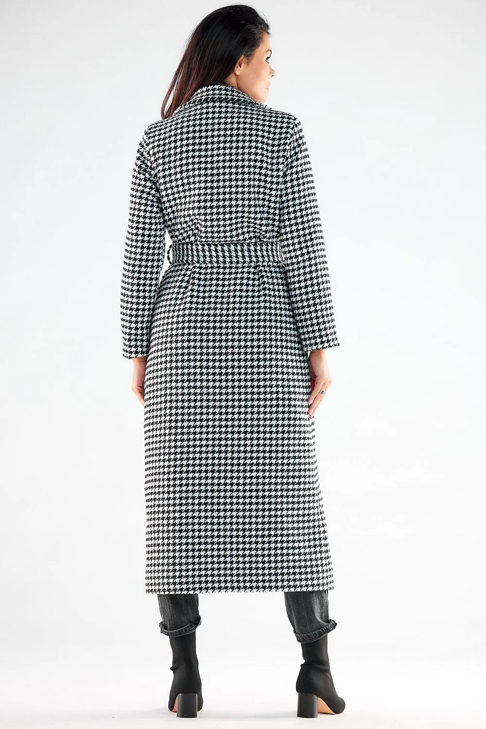 Manteau long pour femme pied-de-poule noir et blanc coupe droite boutons noirs ceinture polyester 100% mode ville soirées