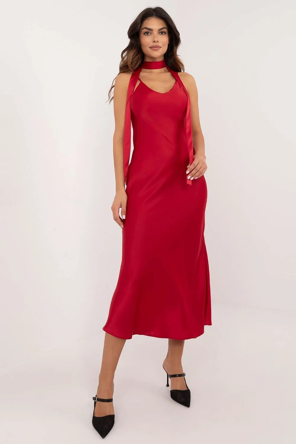 Robe de soirée élégante longue sans manches fente latérale rouge vif satinée高品质剪裁 slim fit femme