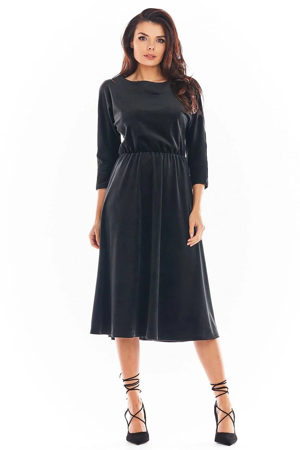 Robe élégante velours noir manches longues col rond soirée chic femme style intemporel